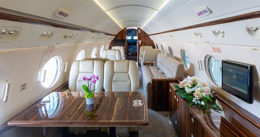 Heavy Jet – exterior